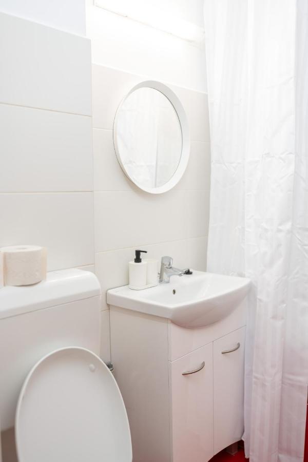 Spacious 2Br Dristor Apartment Bukares Bagian luar foto